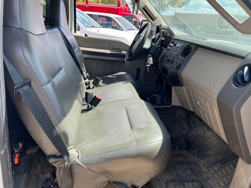 Ford Super Duty F-250 SRW Vehicle Image 05