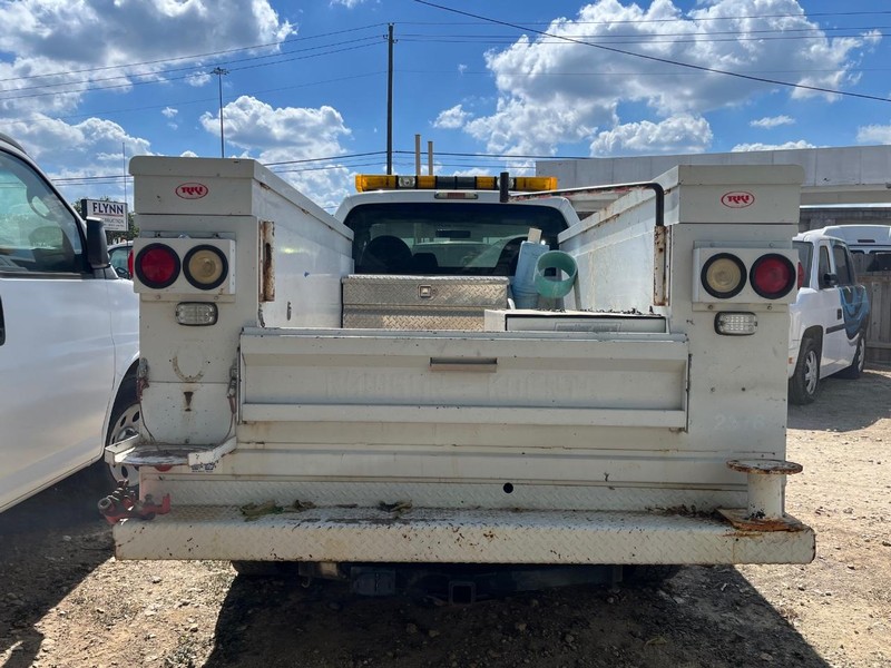 Ford Super Duty F-250 SRW Vehicle Image 06