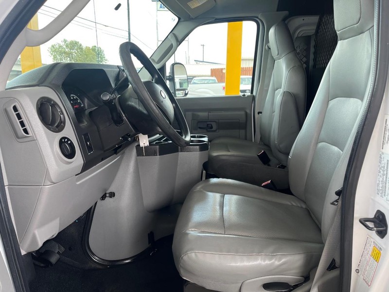 Ford Econoline Cargo Van Vehicle Image 07