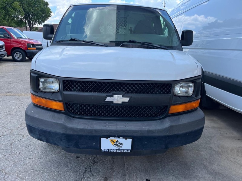 Chevrolet Express Cargo Van Vehicle Image 02