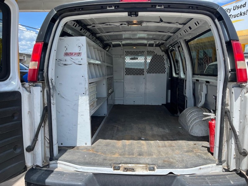 Chevrolet Express Cargo Van Vehicle Image 07