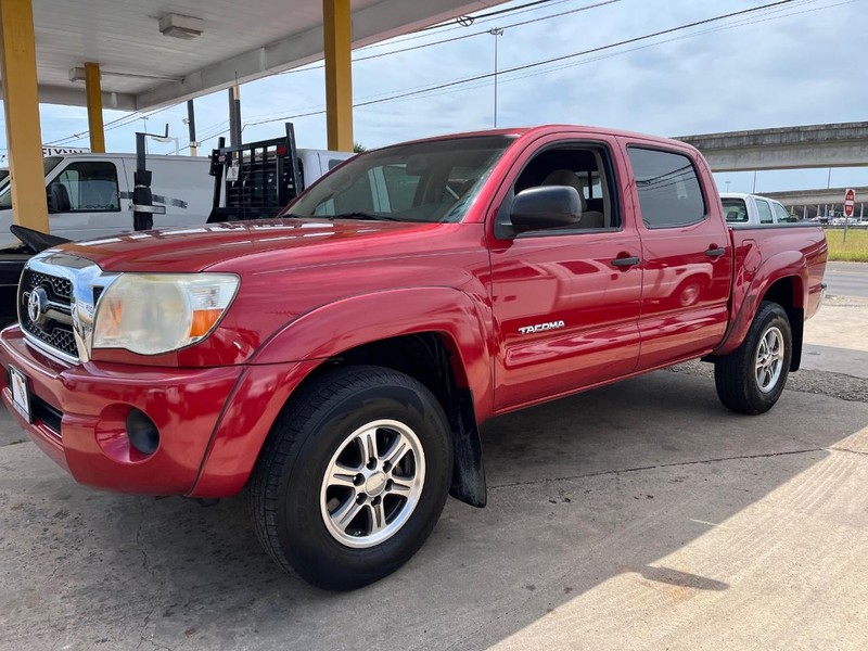 Toyota Tacoma Vehicle Image 03