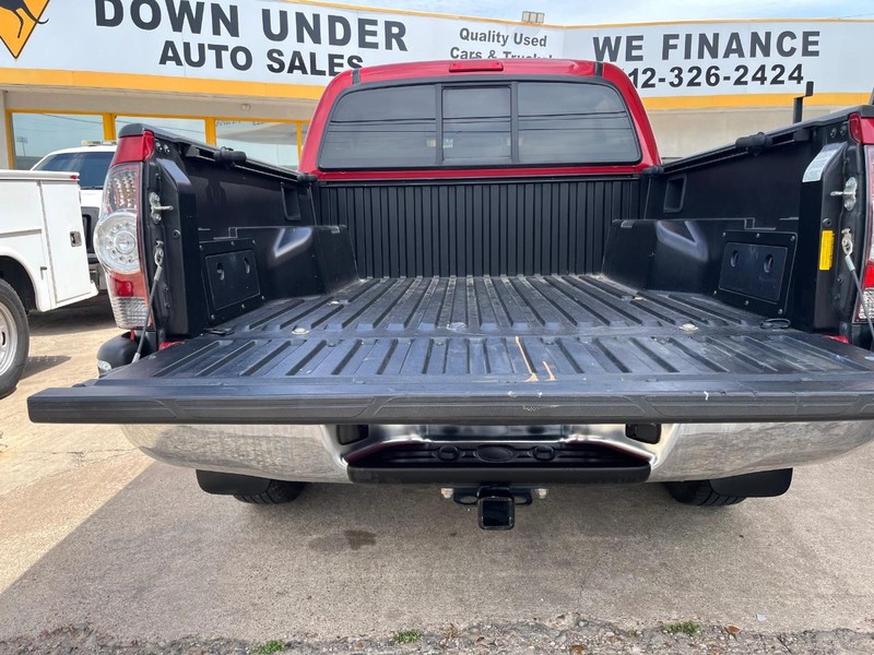 Toyota Tacoma Vehicle Image 05