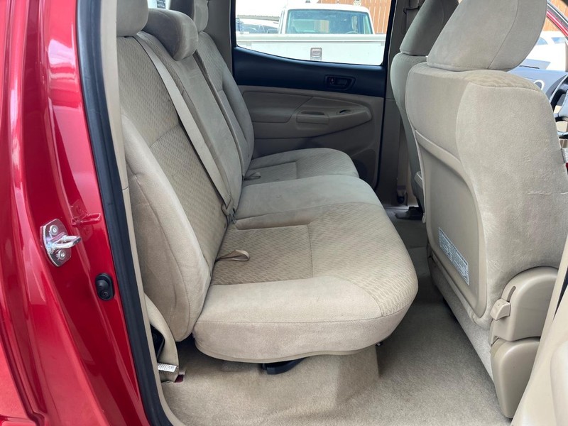 Toyota Tacoma Vehicle Image 11