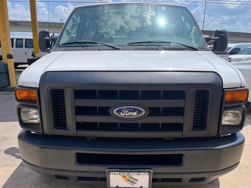 Ford Econoline Cargo Van Vehicle Image 02