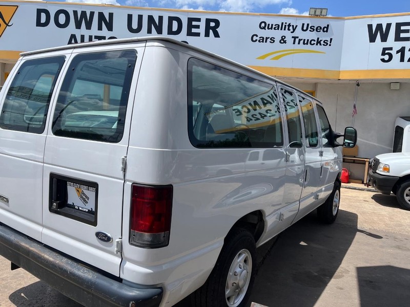 Ford Econoline Cargo Van Vehicle Image 04