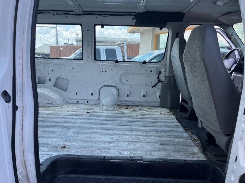 Ford Econoline Cargo Van Vehicle Image 10