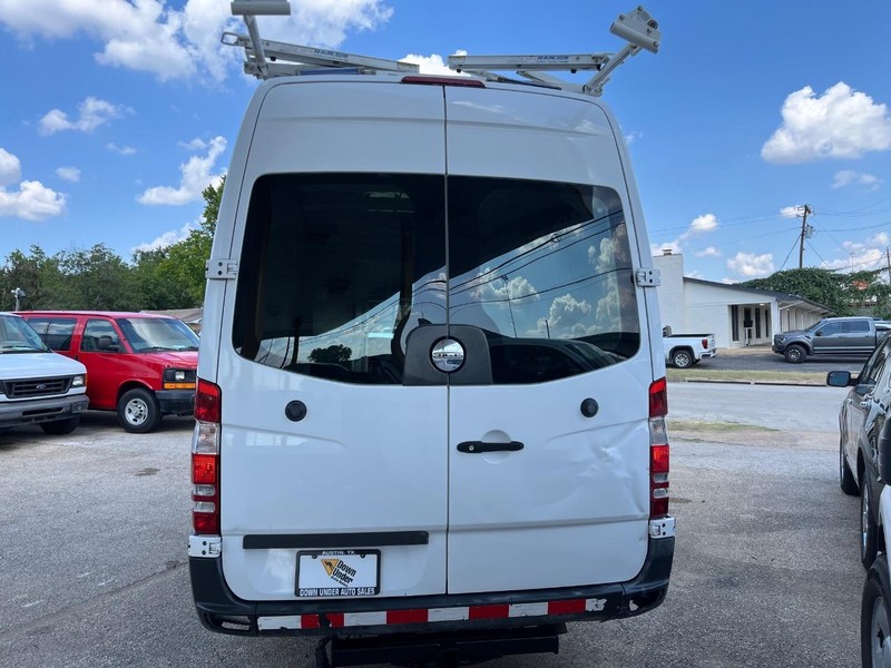 Mercedes-Benz Sprinter Vehicle Image 06