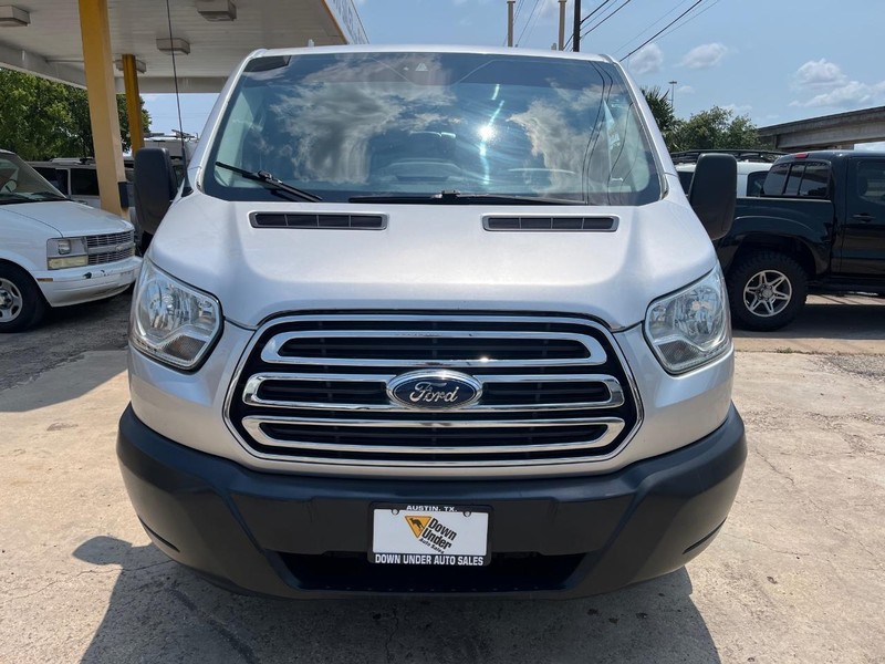 Ford Transit Wagon Vehicle Image 02