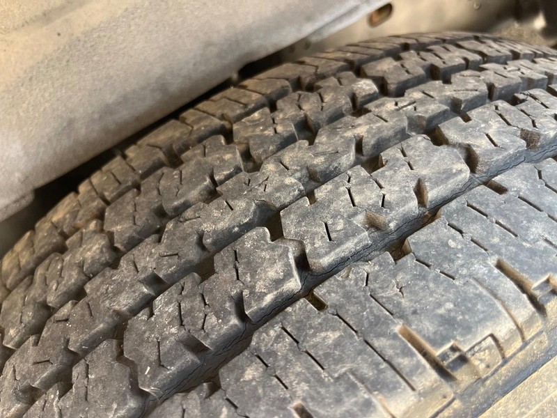 Ford Econoline Wagon Vehicle Image 12