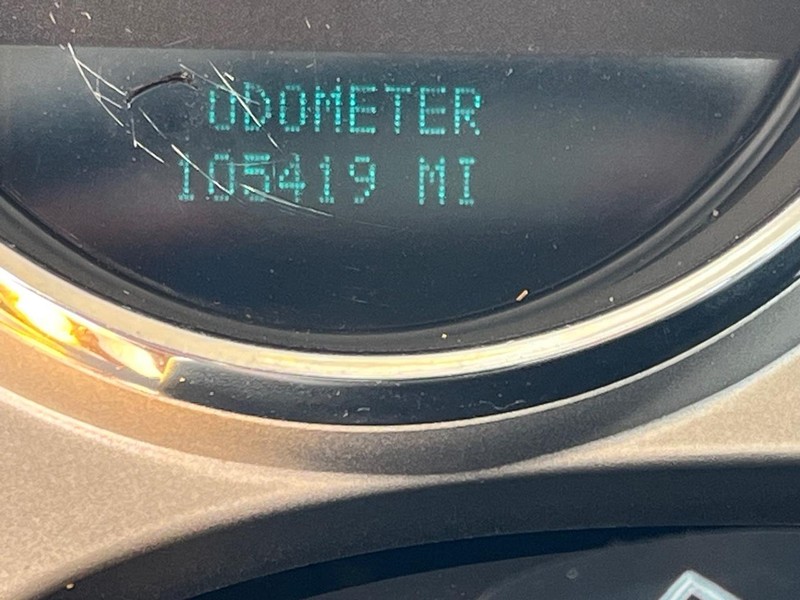 Chevrolet Silverado 2500HD Vehicle Image 14