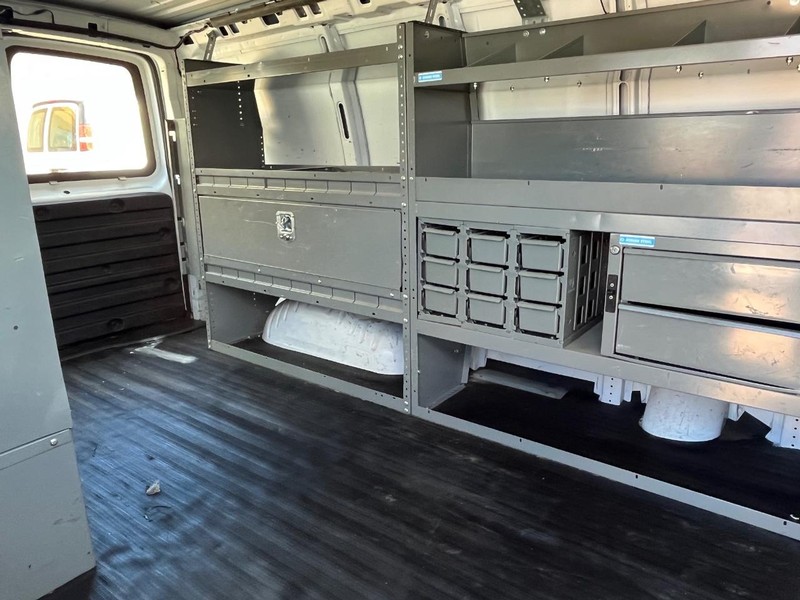 Chevrolet Express Cargo Van Vehicle Image 12