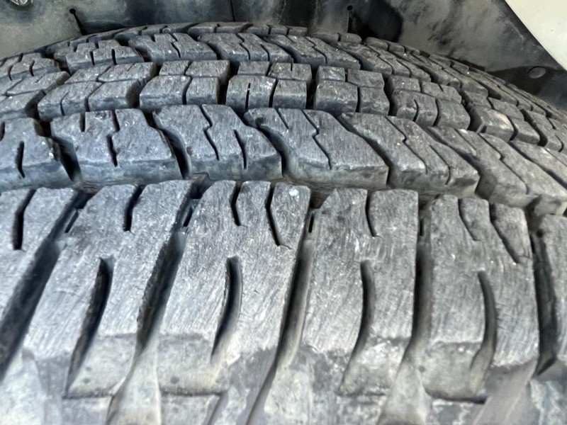 Chevrolet Express Cargo Van Vehicle Image 17