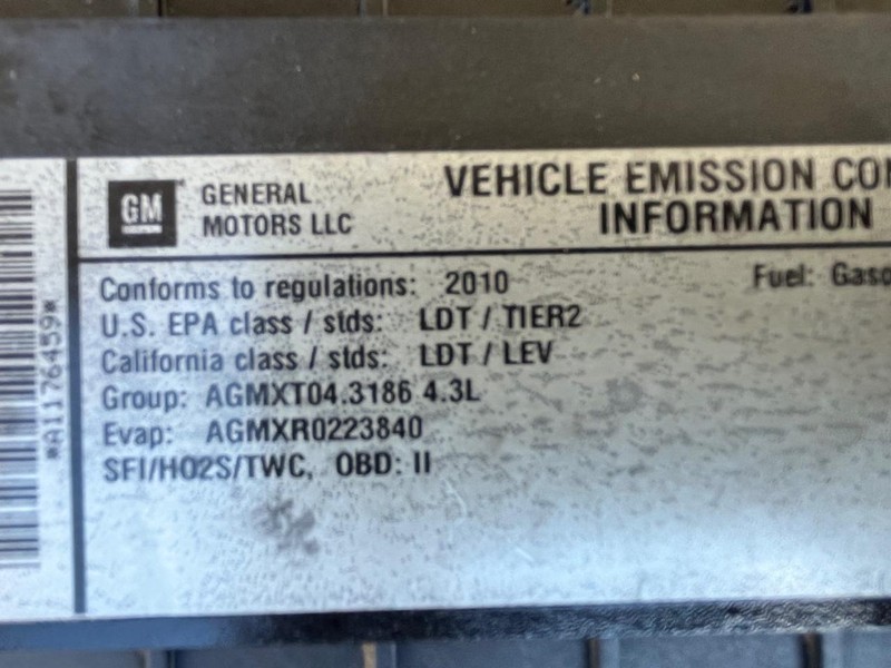 Chevrolet Express Cargo Van Vehicle Image 18