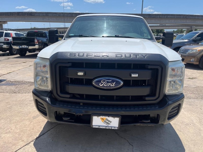 Ford Super Duty F-350 SRW Vehicle Image 02