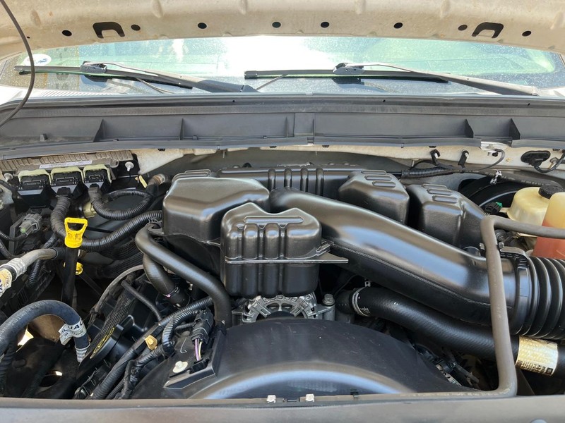 Ford Super Duty F-350 SRW Vehicle Image 12