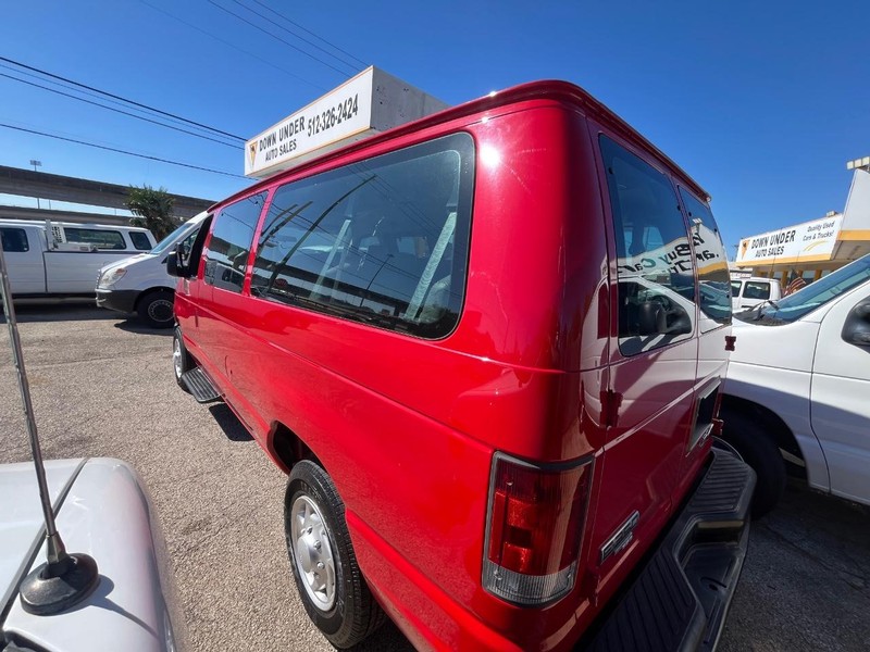 Ford Econoline Wagon Vehicle Image 04