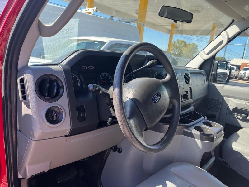 Ford Econoline Wagon Vehicle Image 07