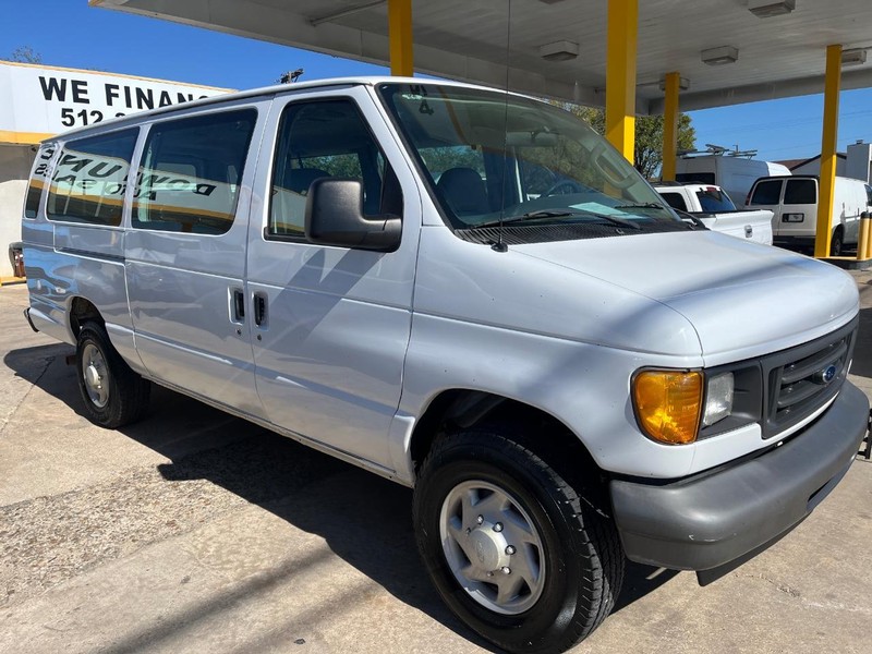 Ford Econoline Wagon Vehicle Image 03