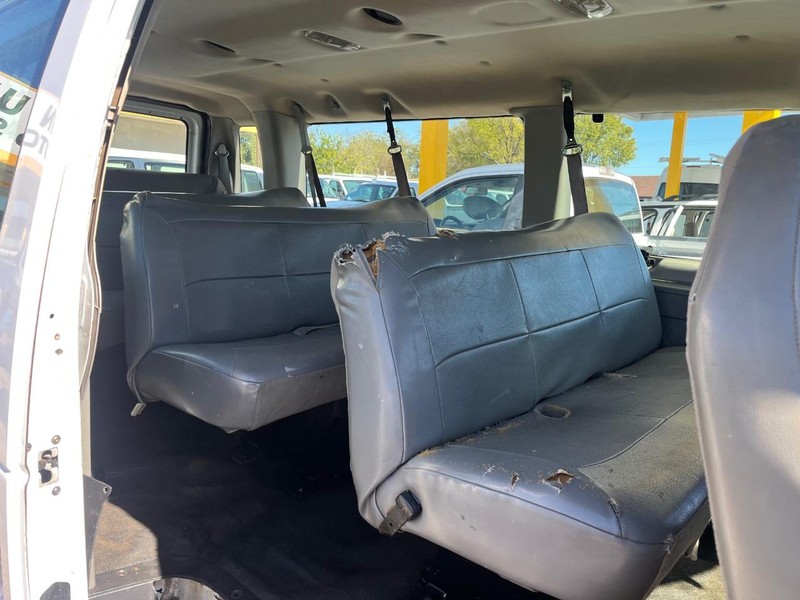 Ford Econoline Wagon Vehicle Image 07