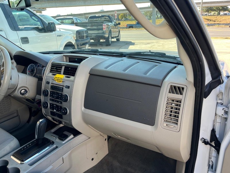 Ford Escape Vehicle Image 08