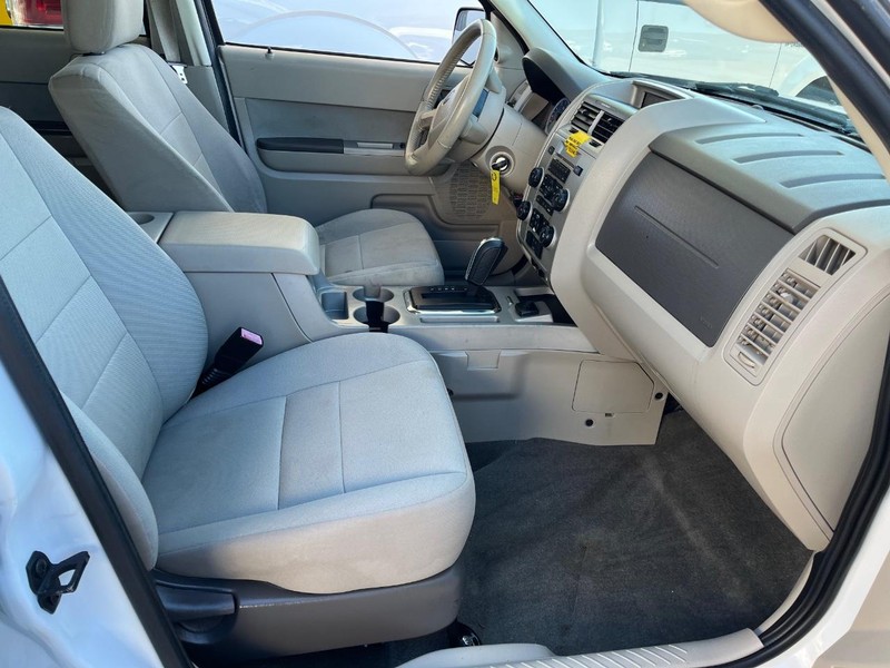 Ford Escape Vehicle Image 09