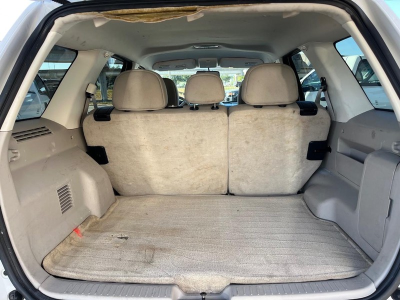 Ford Escape Vehicle Image 11