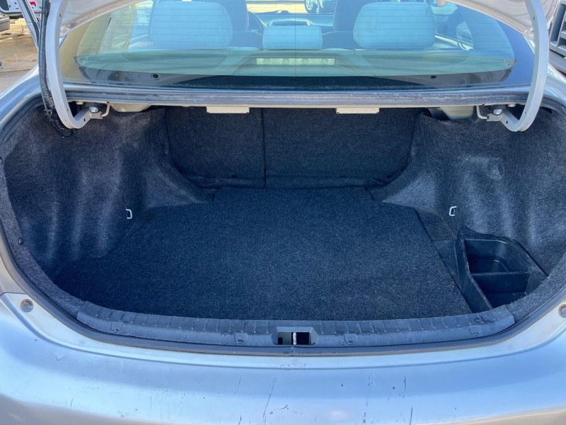 Toyota Corolla Vehicle Image 10