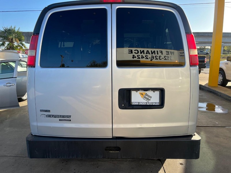 Chevrolet Express Passenger Vehicle Image 05