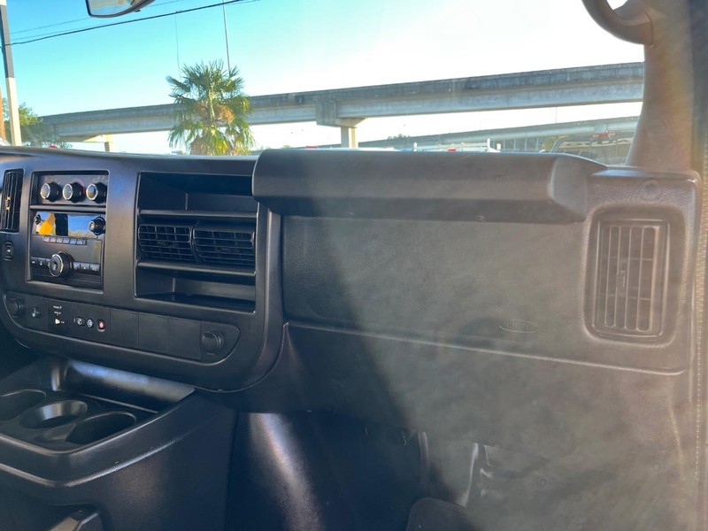 Chevrolet Express Passenger Vehicle Image 09