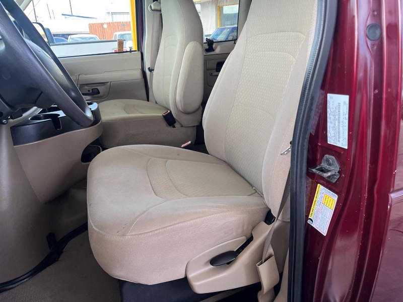 Ford Econoline Wagon Vehicle Image 07