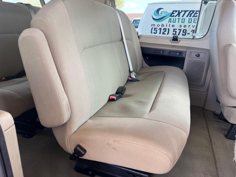 Ford Econoline Wagon Vehicle Image 13