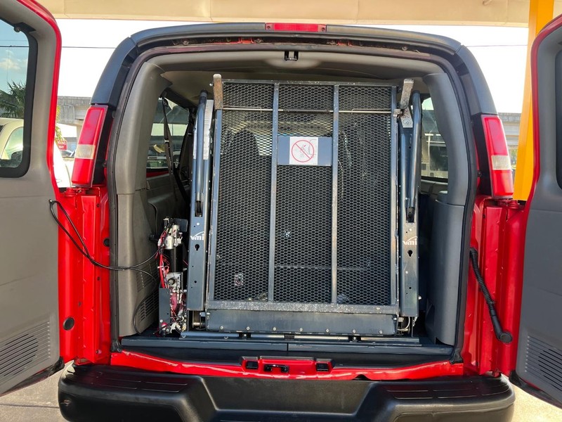 Chevrolet Express Passenger Vehicle Image 13