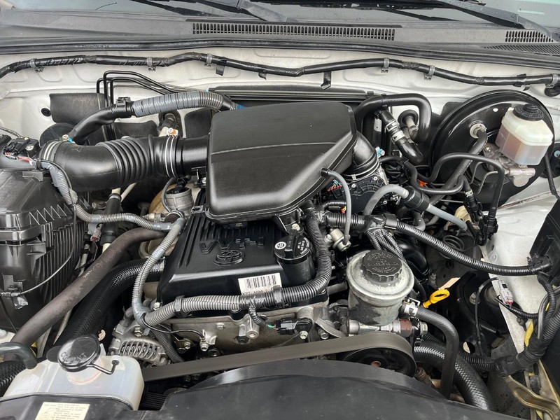 Toyota Tacoma Vehicle Image 04