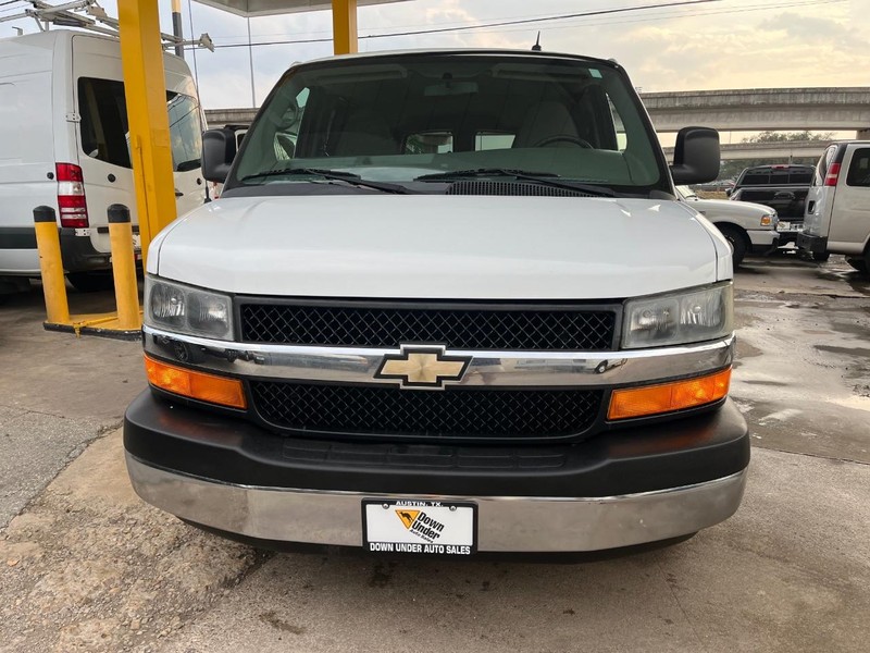 Chevrolet Express Passenger Vehicle Image 02