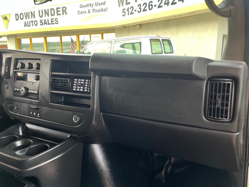 Chevrolet Express Passenger Vehicle Image 10