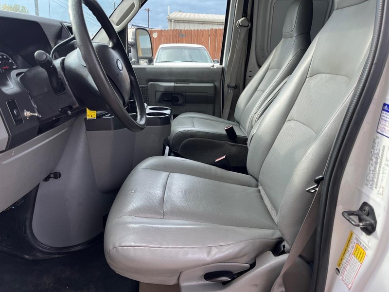 Ford Econoline Cargo Van Vehicle Image 07