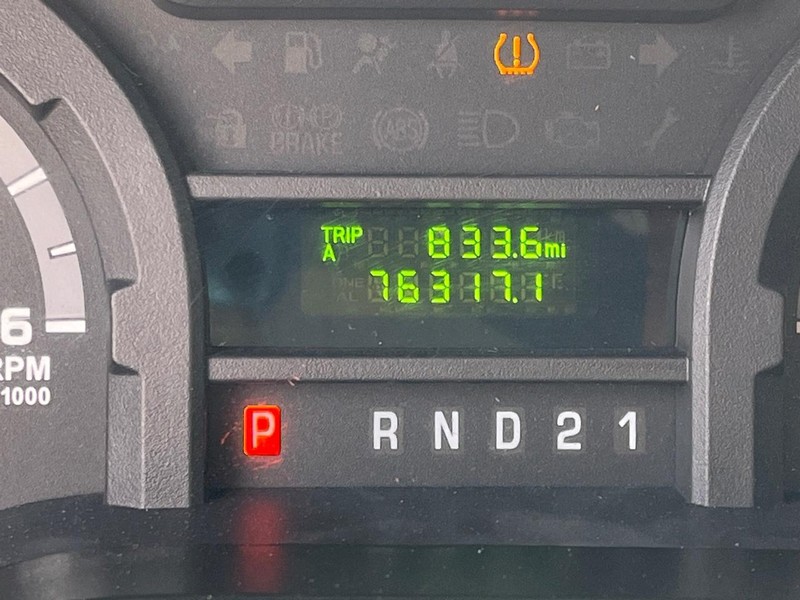 Ford Econoline Cargo Van Vehicle Image 14