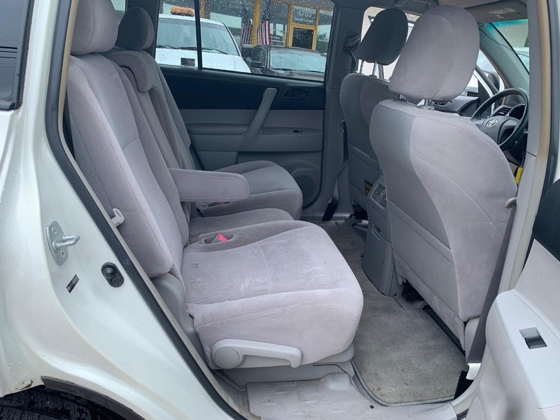 Toyota Highlander Vehicle Image 10