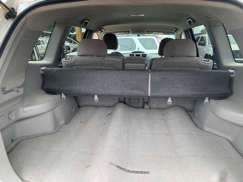 Toyota Highlander Vehicle Image 11