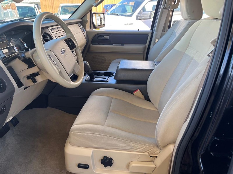 Ford Expedition Vehicle Image 11
