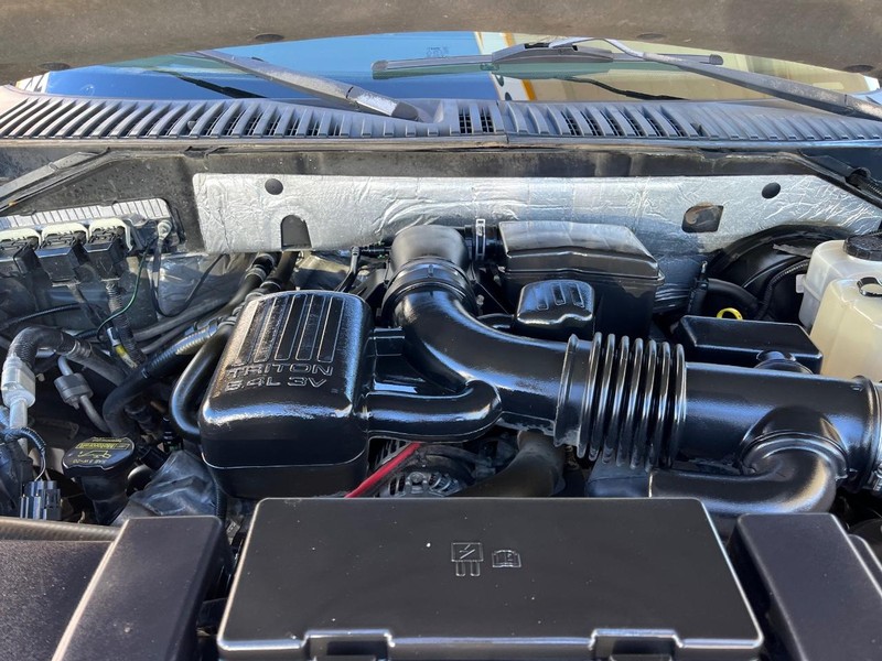 Ford Expedition Vehicle Image 12