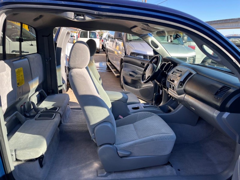 Toyota Tacoma Vehicle Image 07