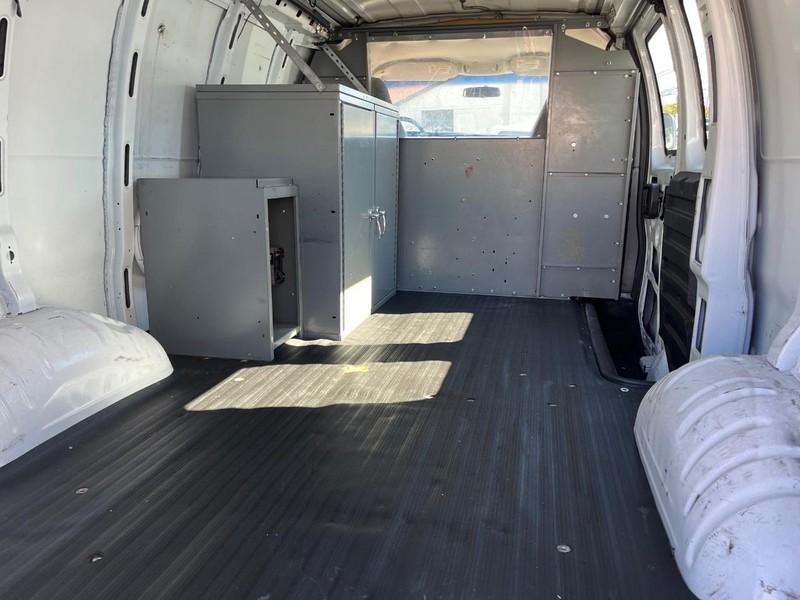 Chevrolet Express Cargo Van Vehicle Image 07
