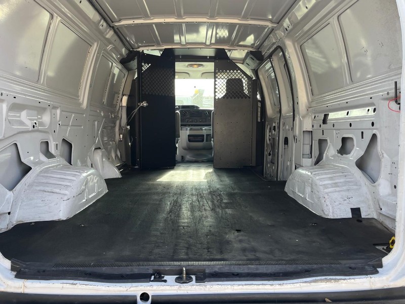 Ford Econoline Cargo Van Vehicle Image 05