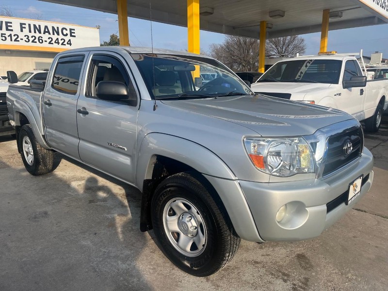 Toyota Tacoma Vehicle Image 03