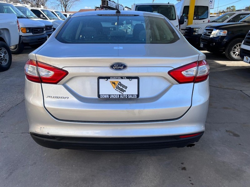 Ford Fusion Vehicle Image 03