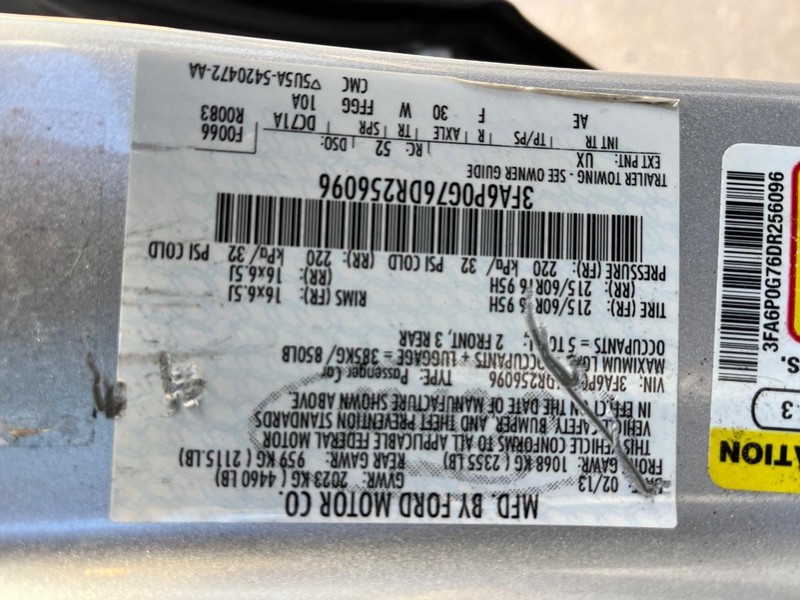 Ford Fusion Vehicle Image 09