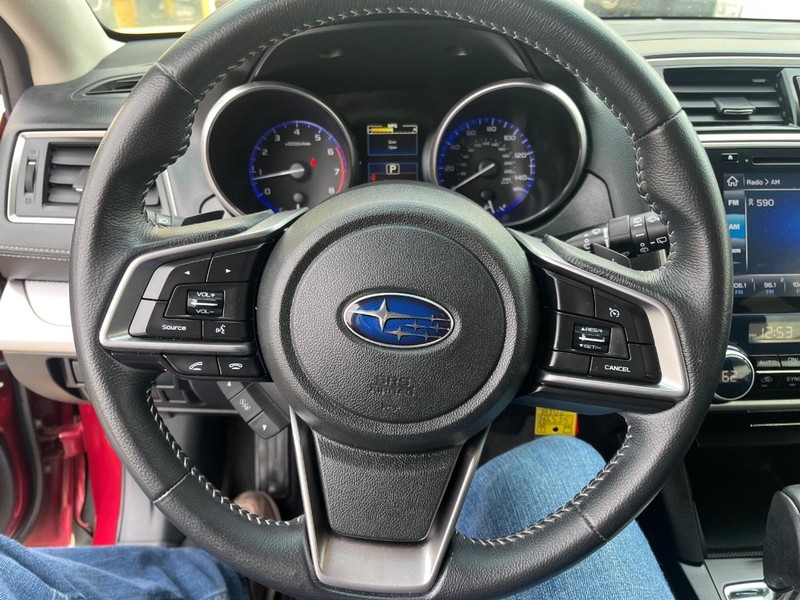 Subaru Outback Vehicle Full-screen Gallery Image 13