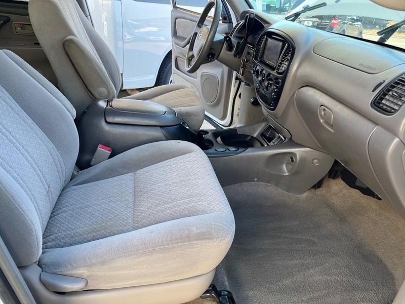 Toyota Tundra Vehicle Image 10